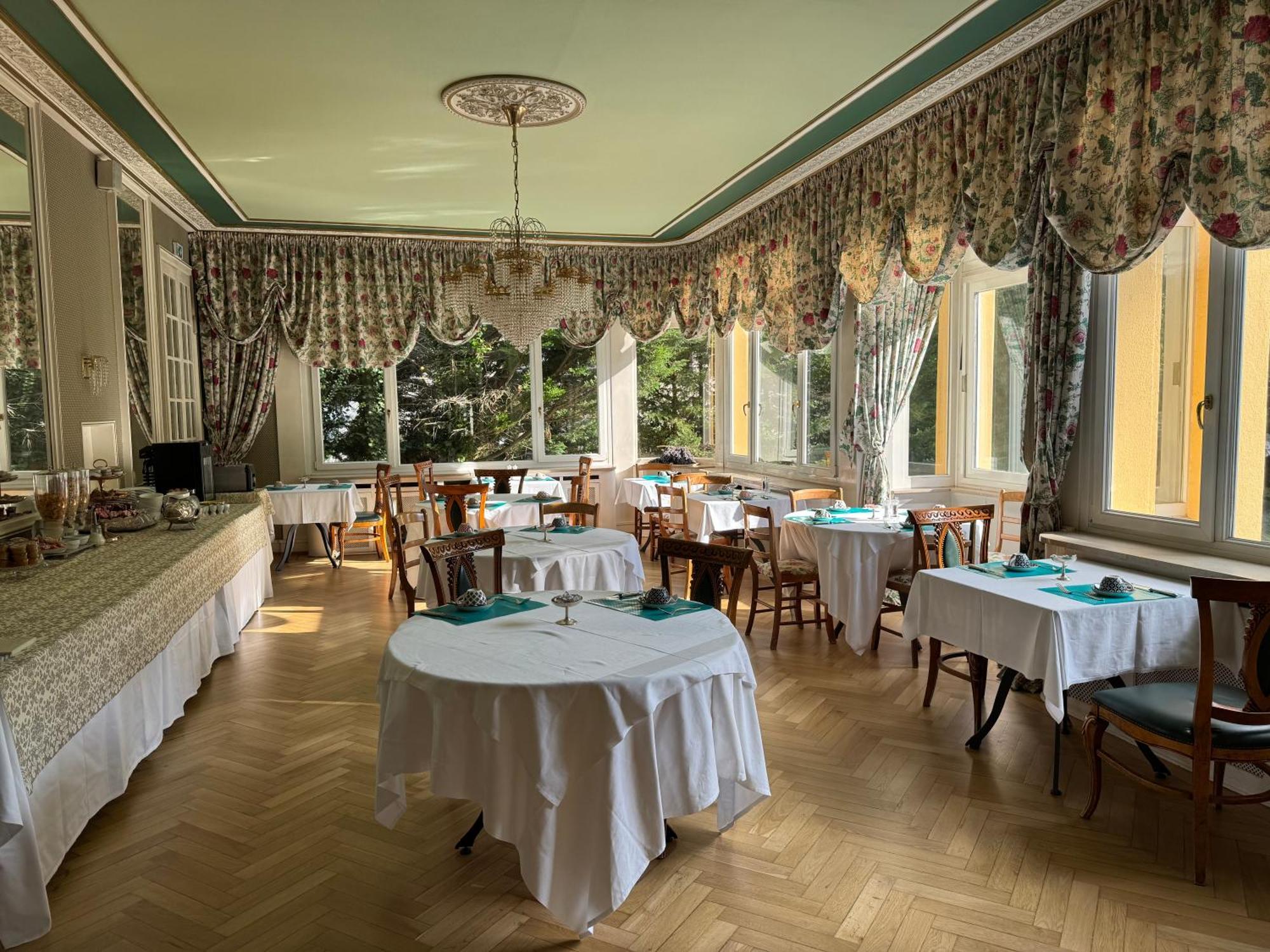 Hotel Restaurant Du Parc Thann Exterior foto